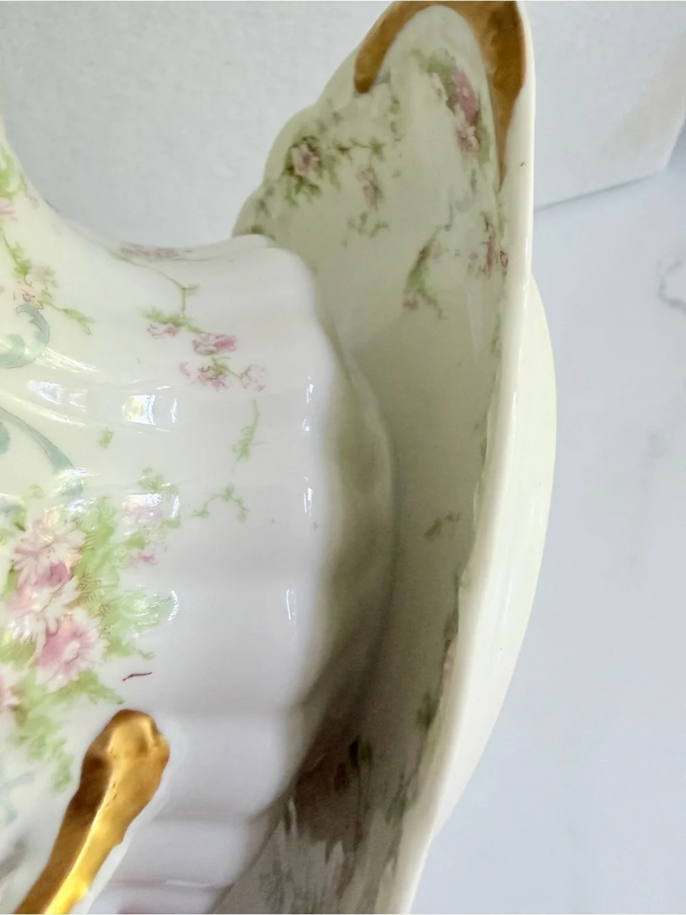 Theodore Haviland Limoges Schleiger 142 gravy boat with attached underplate 1903